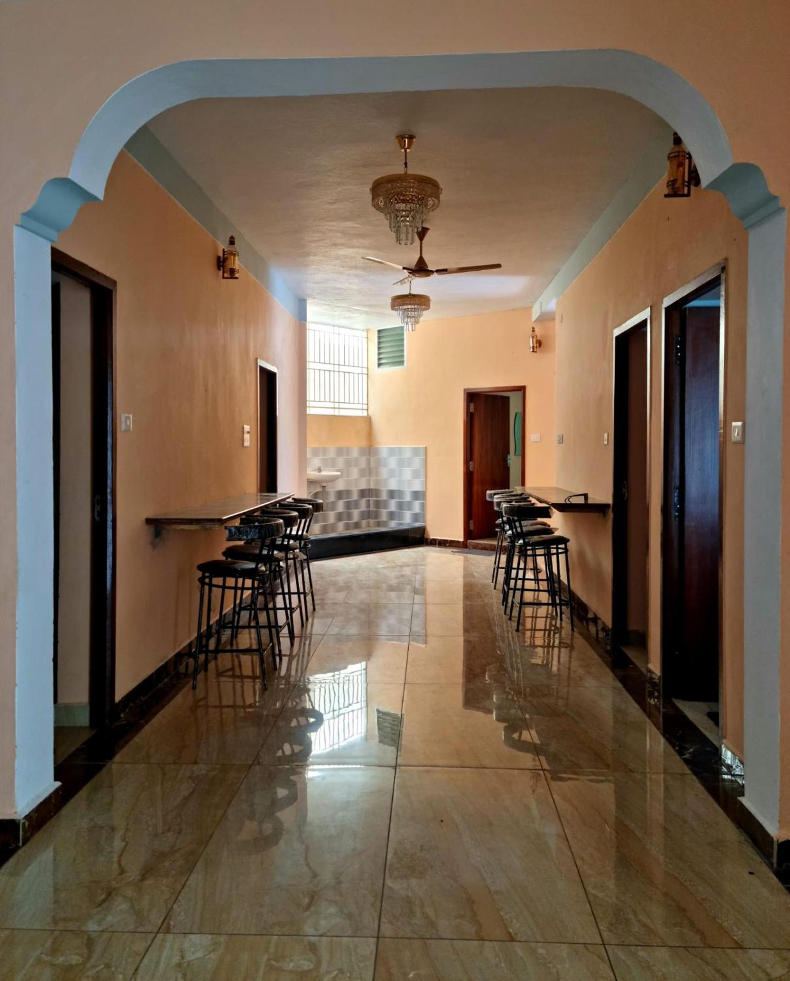 La Villa Pondi Cherie Centertownbeachauroville 퐁디셰리 외부 사진
